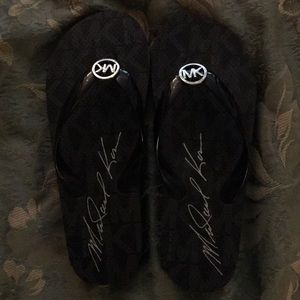 MICHAEL KORS BRAND NEW FLIP FLOPS